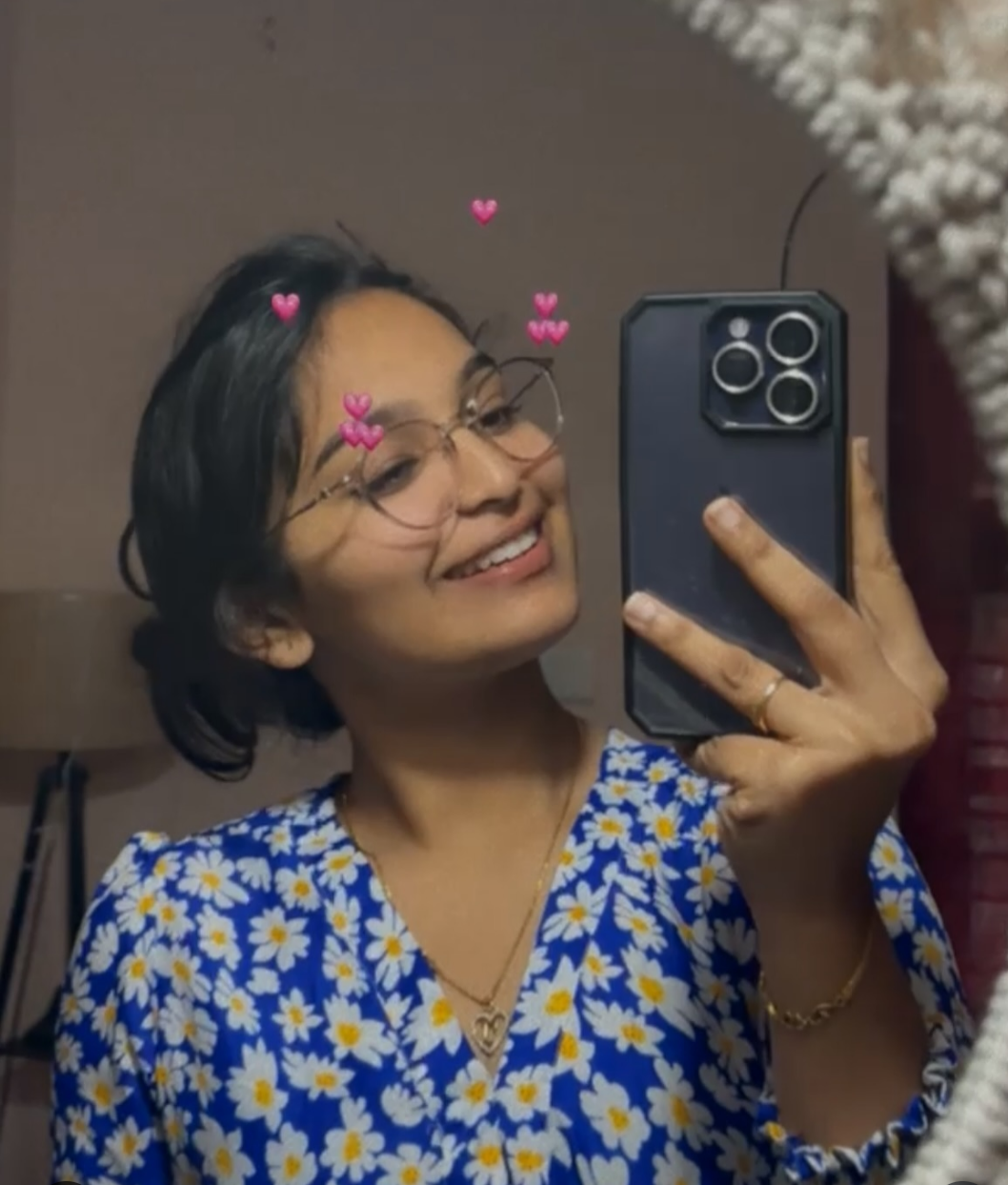 Shivani 💙 pfp