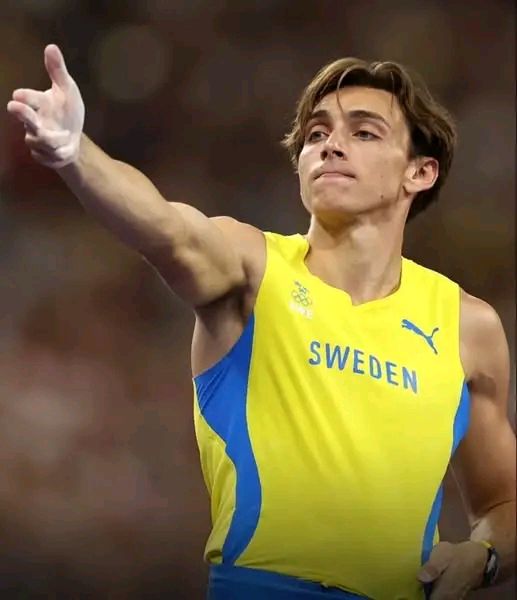 Clintxtreme (clintx3reme) Farcaster social identity (Fname handle) PFP