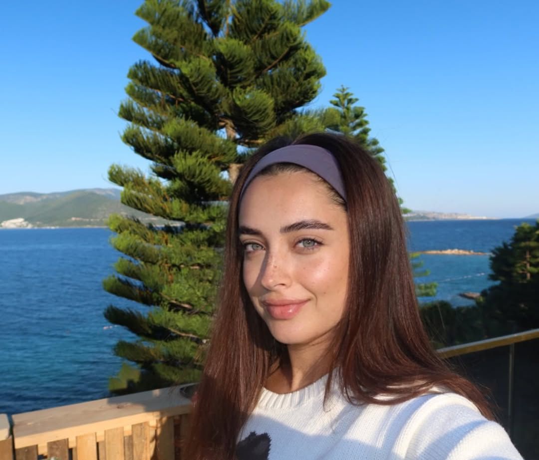 Zara pfp