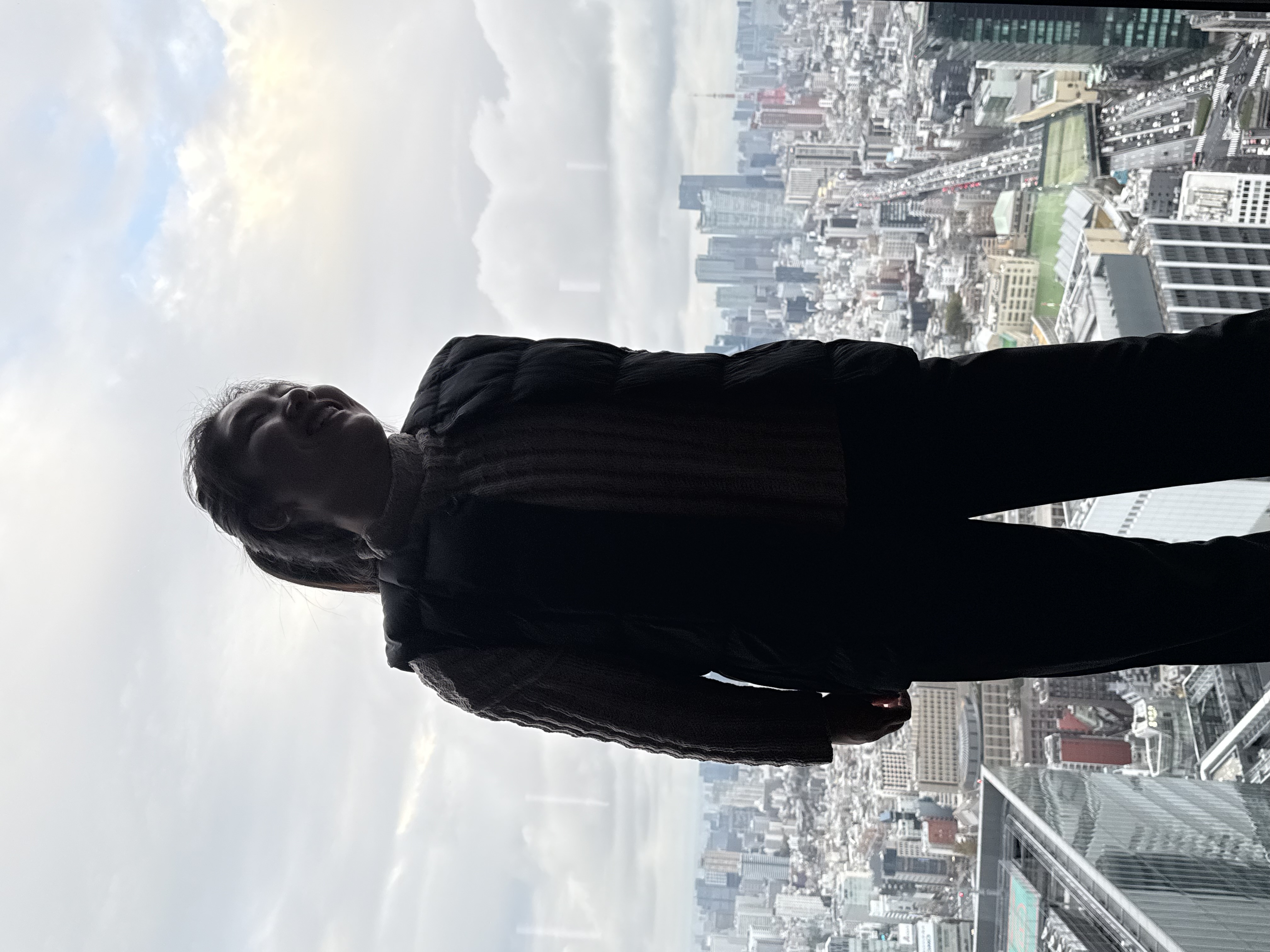 Wei-Rong (wei-ron9) Farcaster social identity (Fname handle) PFP