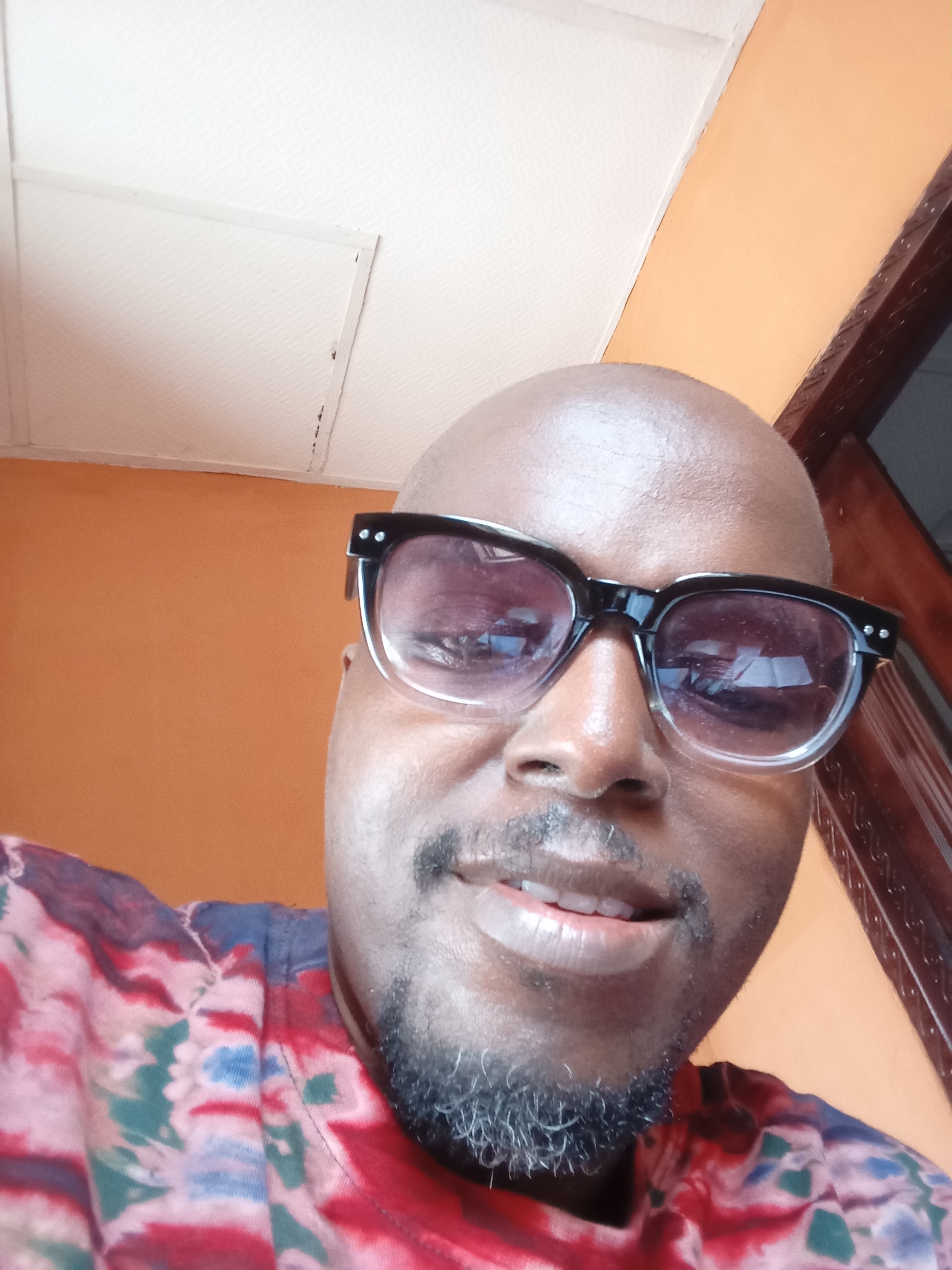 Kunleoti (kunleoti.base.eth) Farcaster social identity (Fname handle) PFP